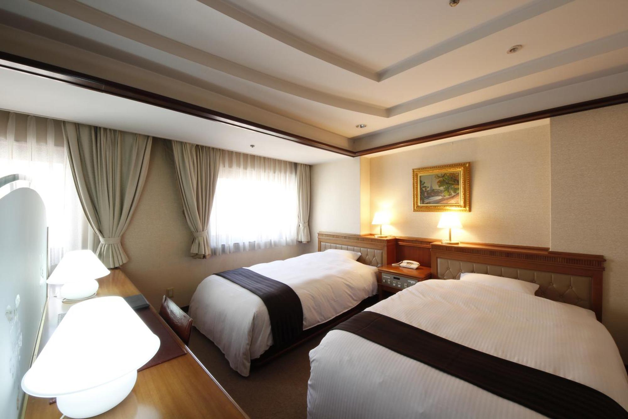 Hotel Hiroshima Garden Palace Exterior foto